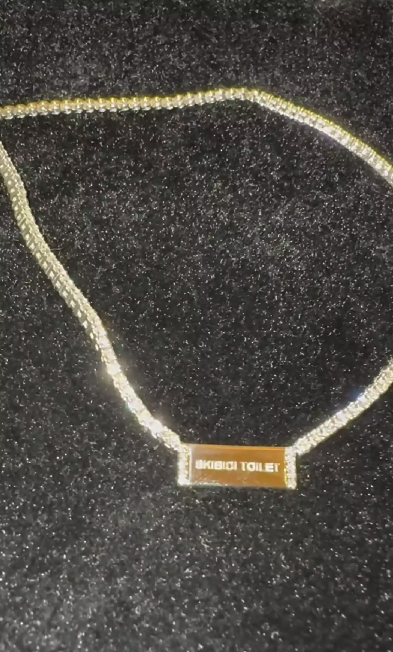 Kim Kardashian necklace